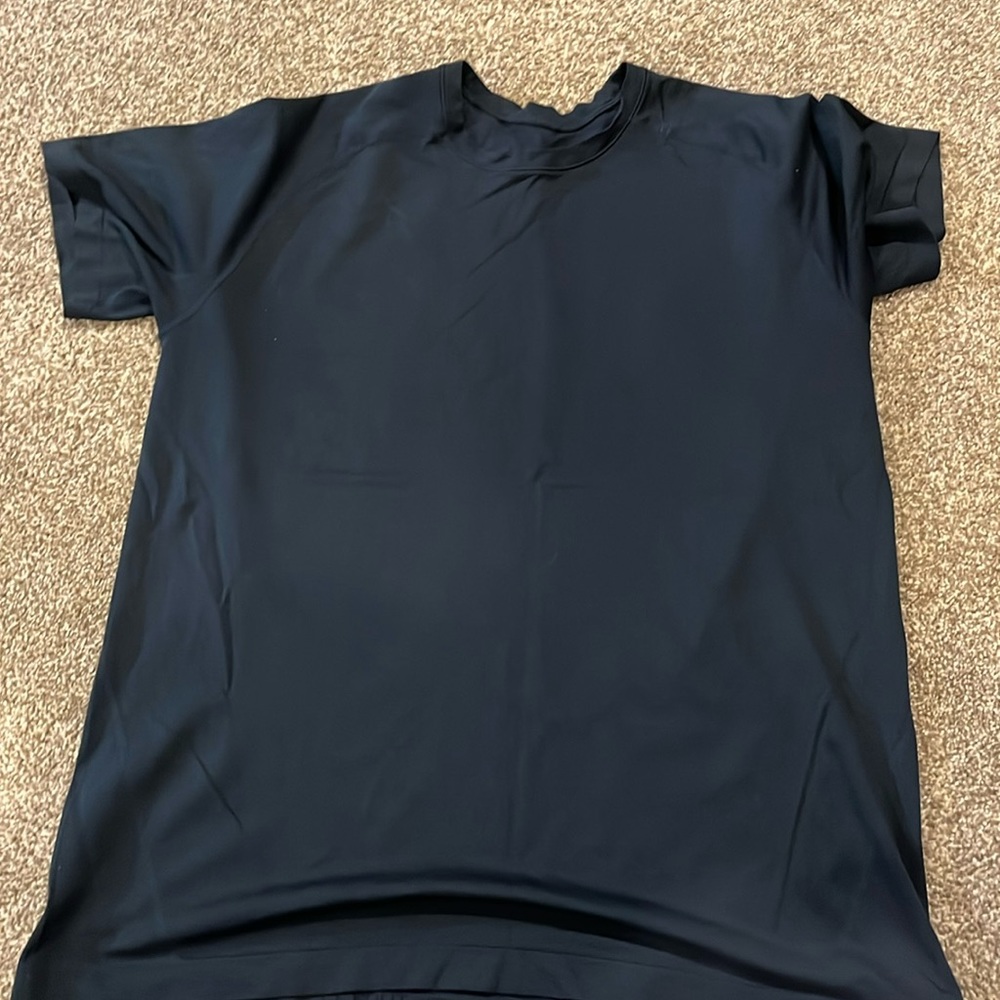 Lululemon t shirt